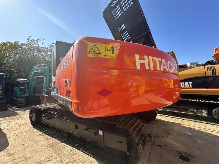 2022 Year Model Used Hitachi ZX200 Excavator In Japan Engine ISUZU