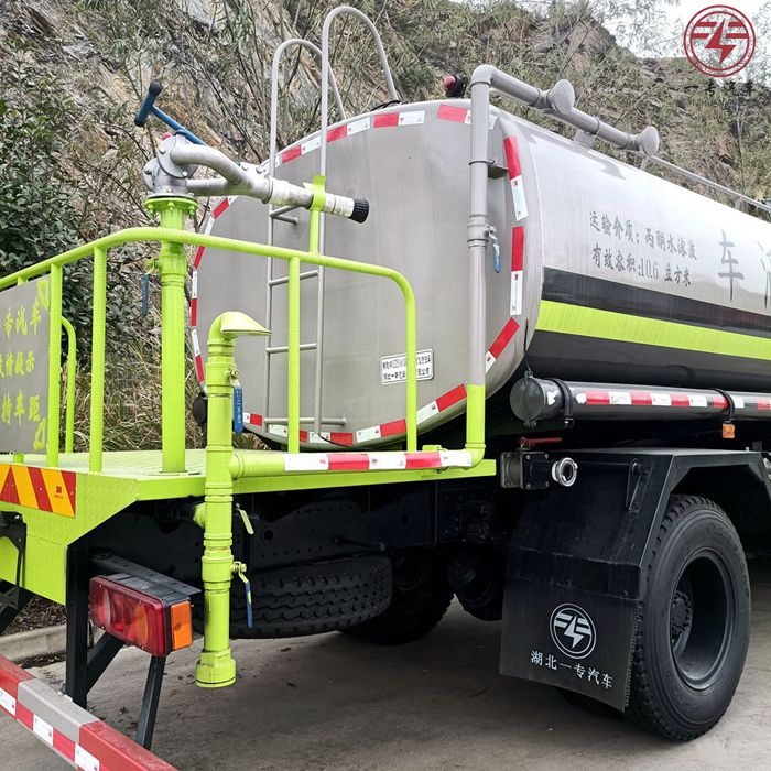 10000 liters Capacity Diesel Fuel Road Greening Sprinkler Tank Truck for Dust Control
