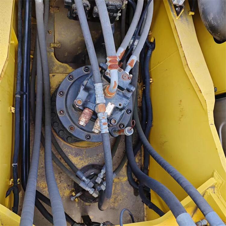 Used Kobelco 350 Excavator with 1.6m3 Bucket Capacity and HINO Engine in Shanghai Yard