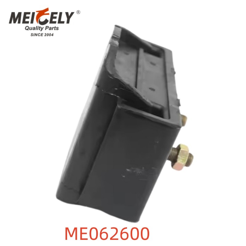 Heavy Truck ME 062600 ME 05257 Rubber Engine Mounting For Mitsubishi