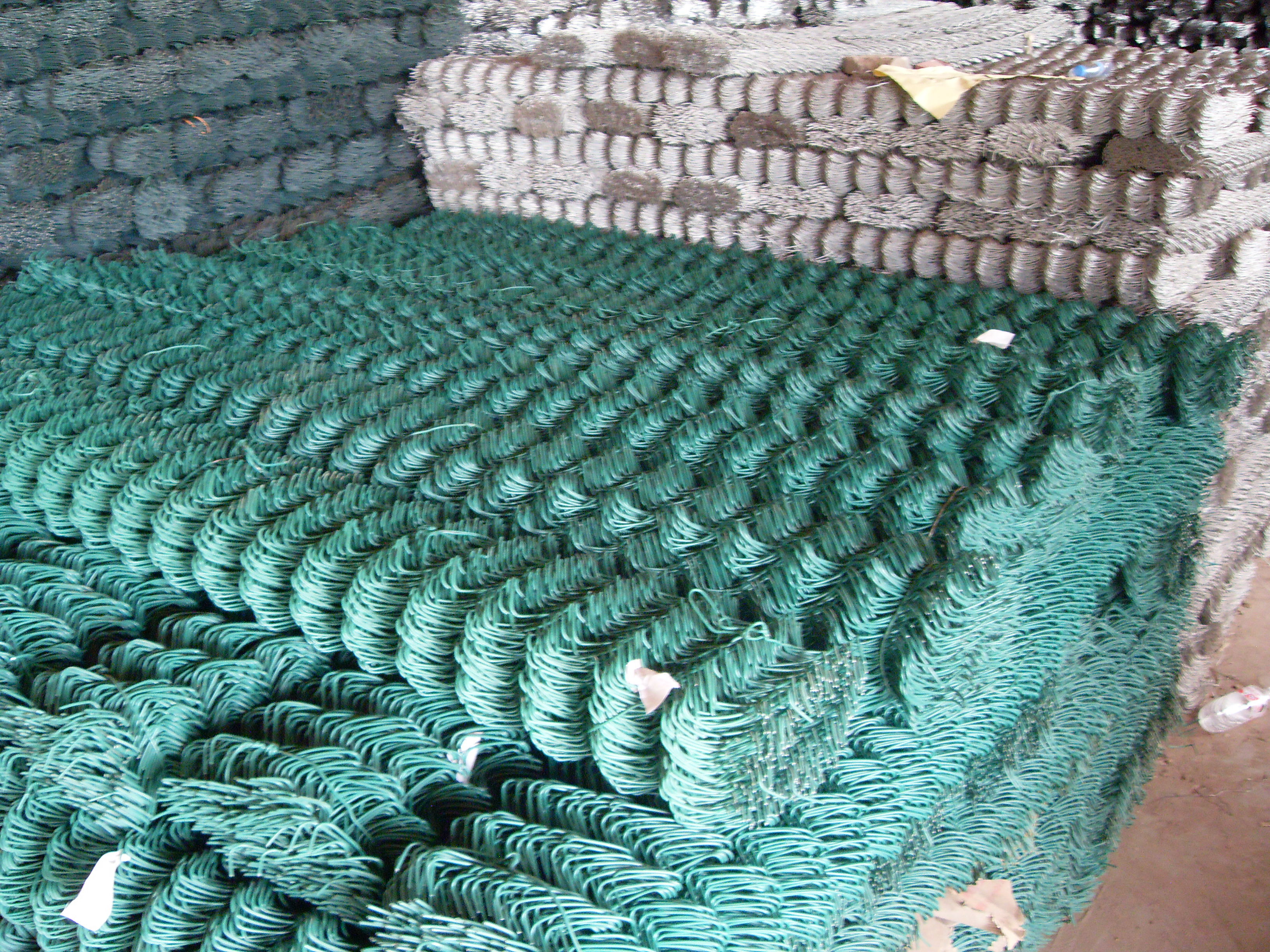 Galvanized chain link fence and pvc coated chain link fence