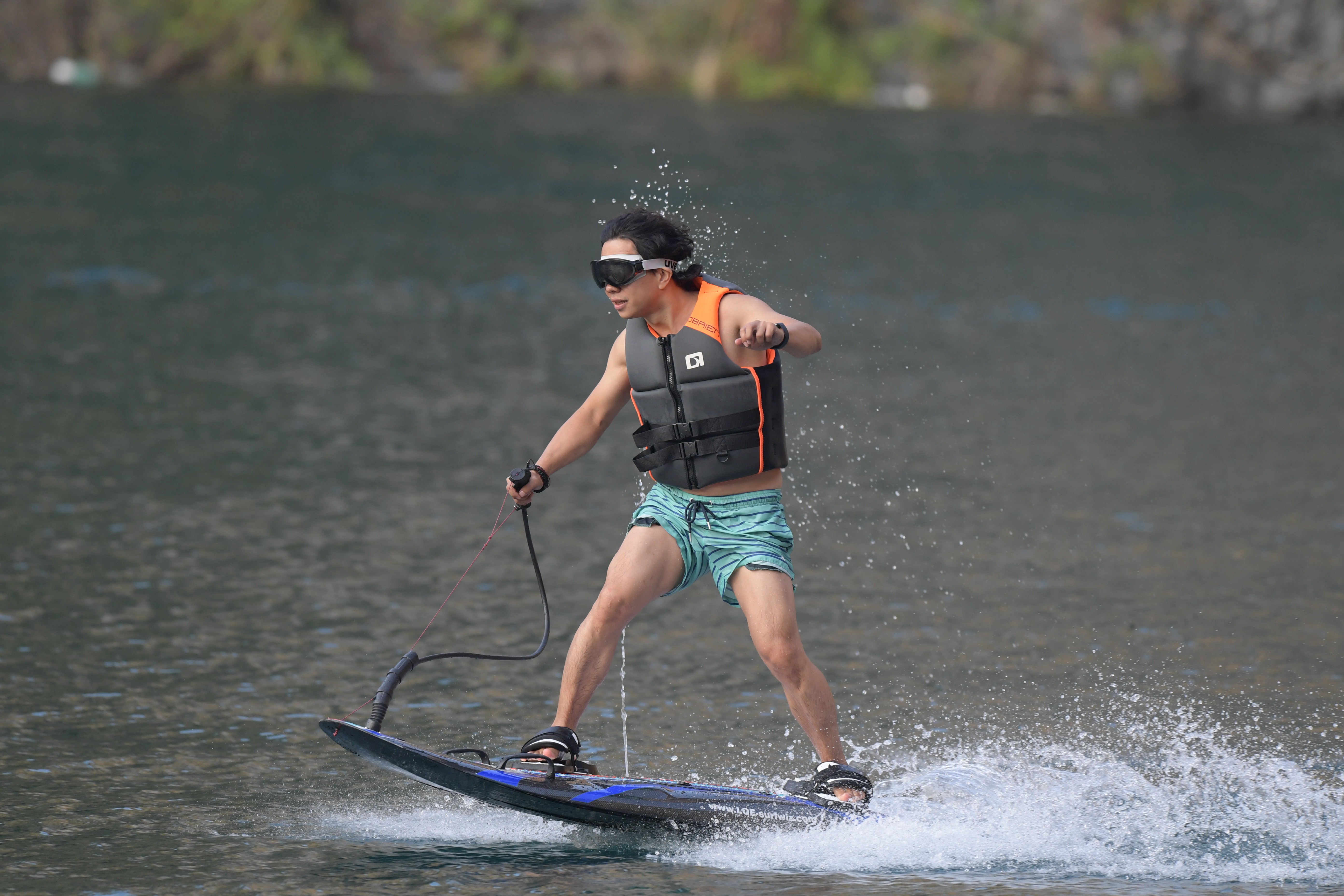 OEM Customized 110cc 2 Stroke Gasoline Powered Bluepenguin Jet Surfboard Motor for Surfing