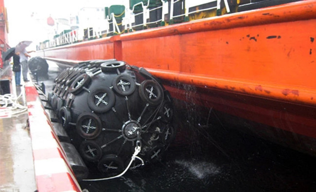 2m 3m 4meter Pneumatic Marine Rubber Fender with Tire Chain