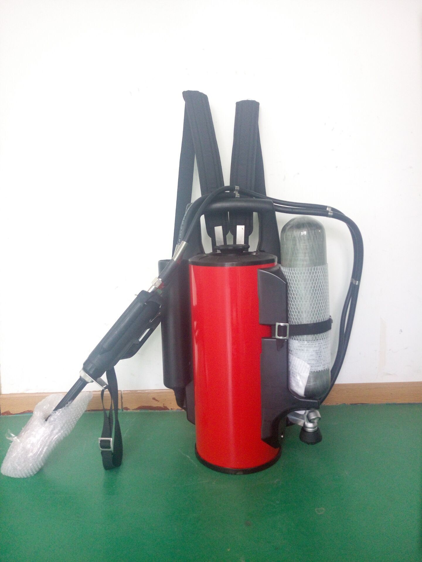 QXWB15 Backpack Water Mist Fire Extinguisher 15 Litres Filling Capacity