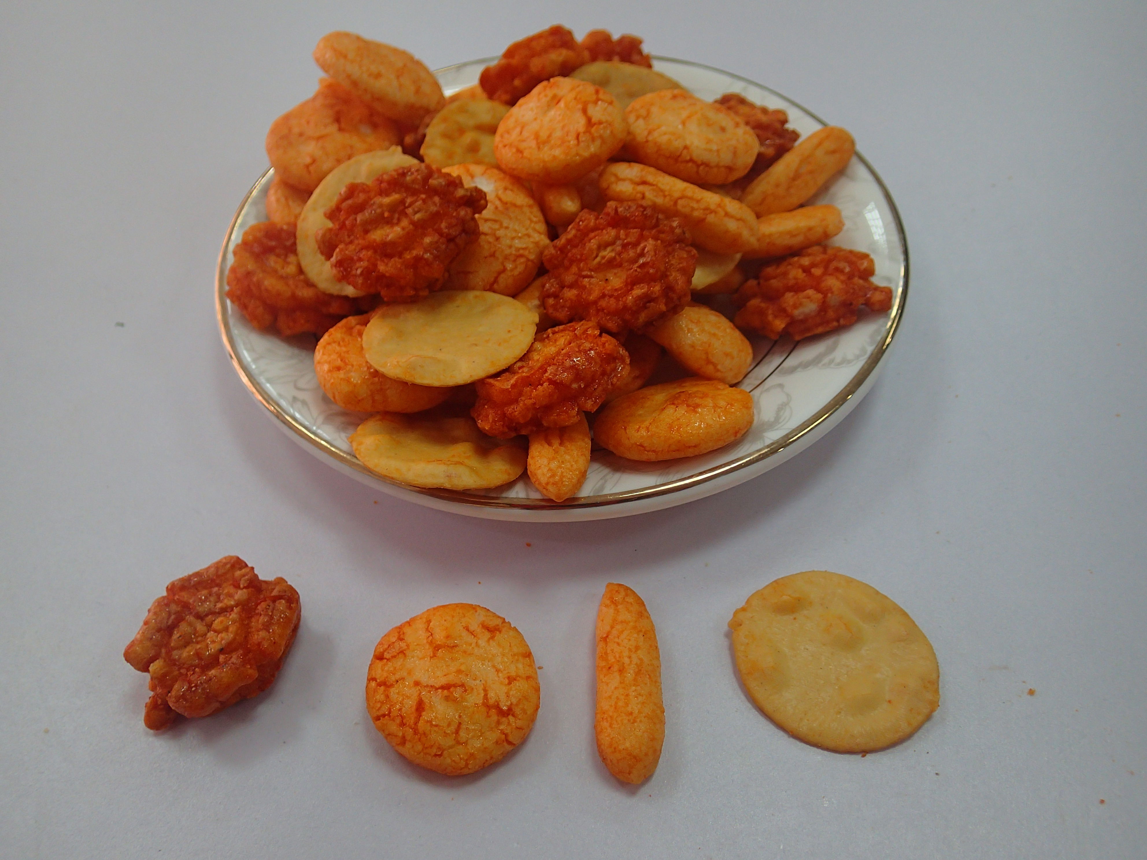 Mulitiple Shape Fried Seaweed Roll High Temperature Crisp Spicy Biscuit