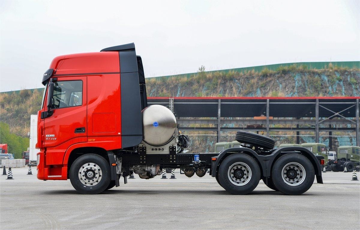 450hp Dongfeng Tractor Truck 6*4 4*2 8*4 Dump Truck With 10 Tires