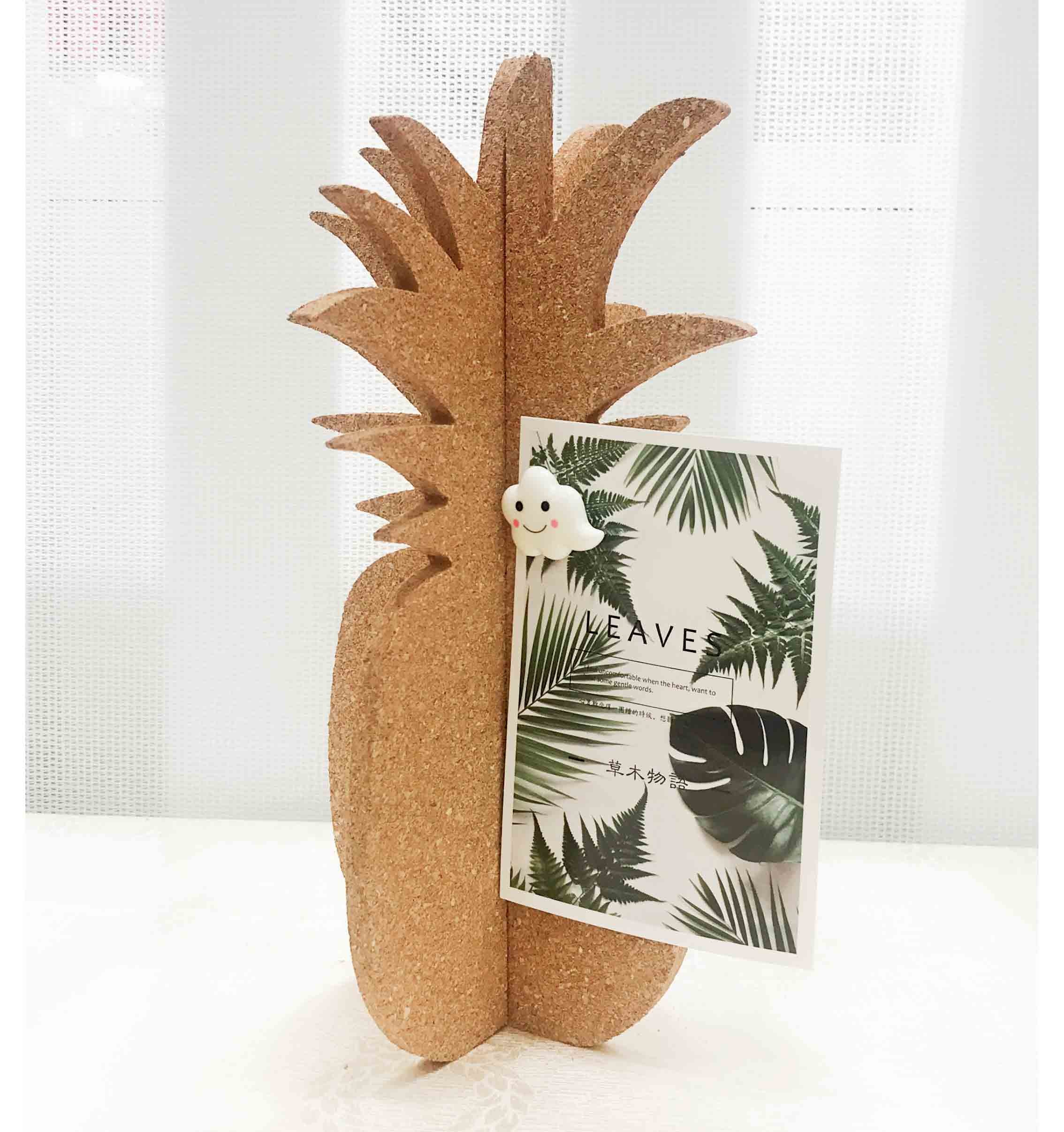 OEM ODM Decorative Cork Boards Table Handicrafts 3D Pineapple Shape