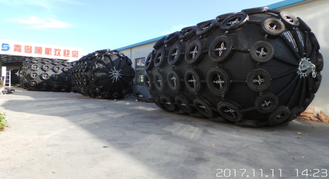 Docking Boat Offshore Pneumatic Rubber Fenders Yokohama Type