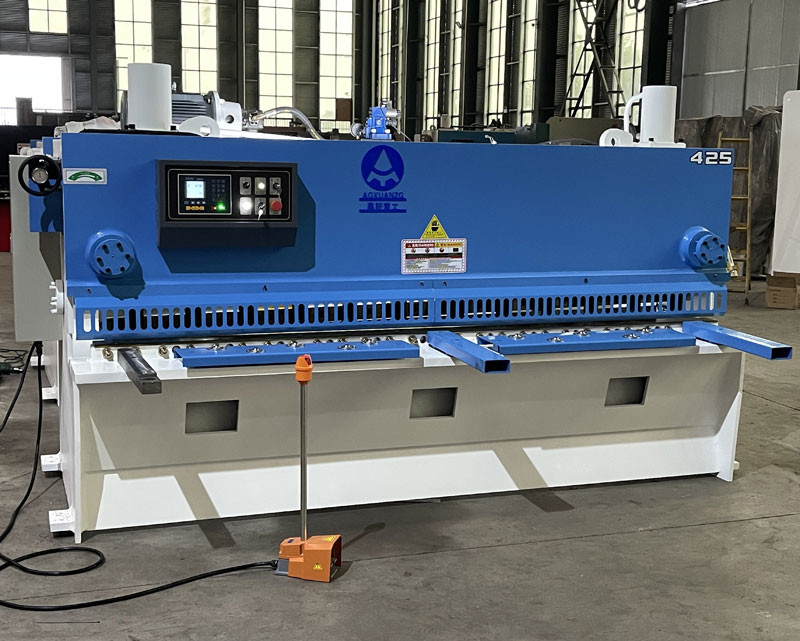 Guillotine Cutting Machine QC12Y Hydraulic Shearing Machine For Metal Sheet Carbon Steel 4mm