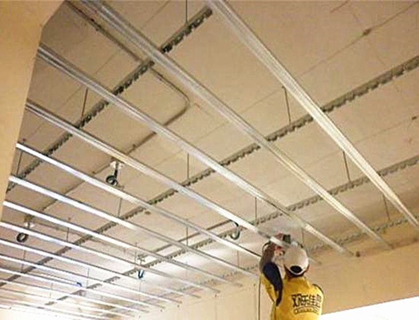 Lightweight Galvanized Stud and Track Building Steel