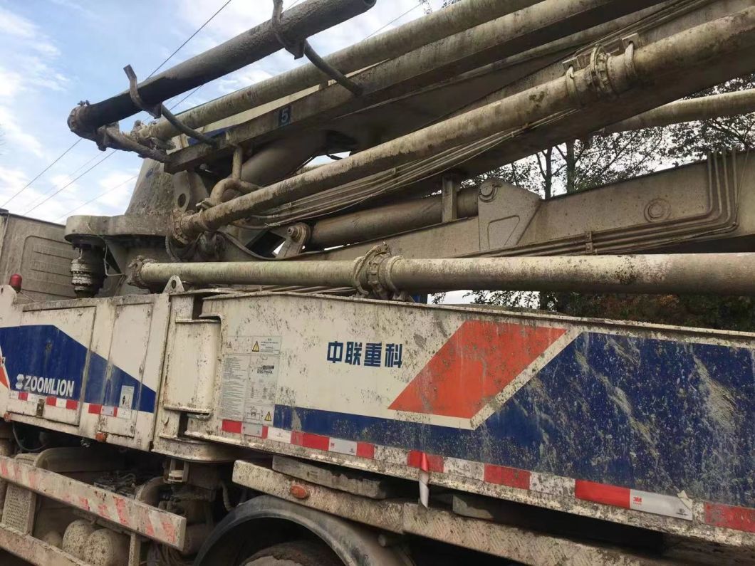 Original 2015 38m Zm Concrete Pump on MB Truck Concrete Boom Pump