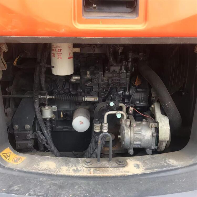Japan Original ZX65 Mini Excavator 6T Hydraulic Crawler Machine with 3350 Working Hours