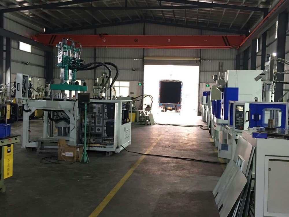 250 Ton Plastic Injection Moulding Machine Vertical JTT-2500R With Max Daylight 650/710mm