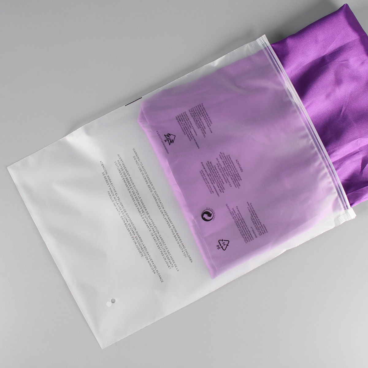 Laminated Custom Matte Resealable Transparent Plastic Ziplockk Bags For Packing Clothes