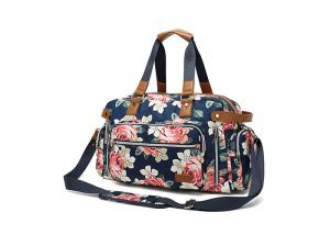 China Portable Striped Weekender Duffel Bags Custom Large Capacity Package Unisex Bag on sale