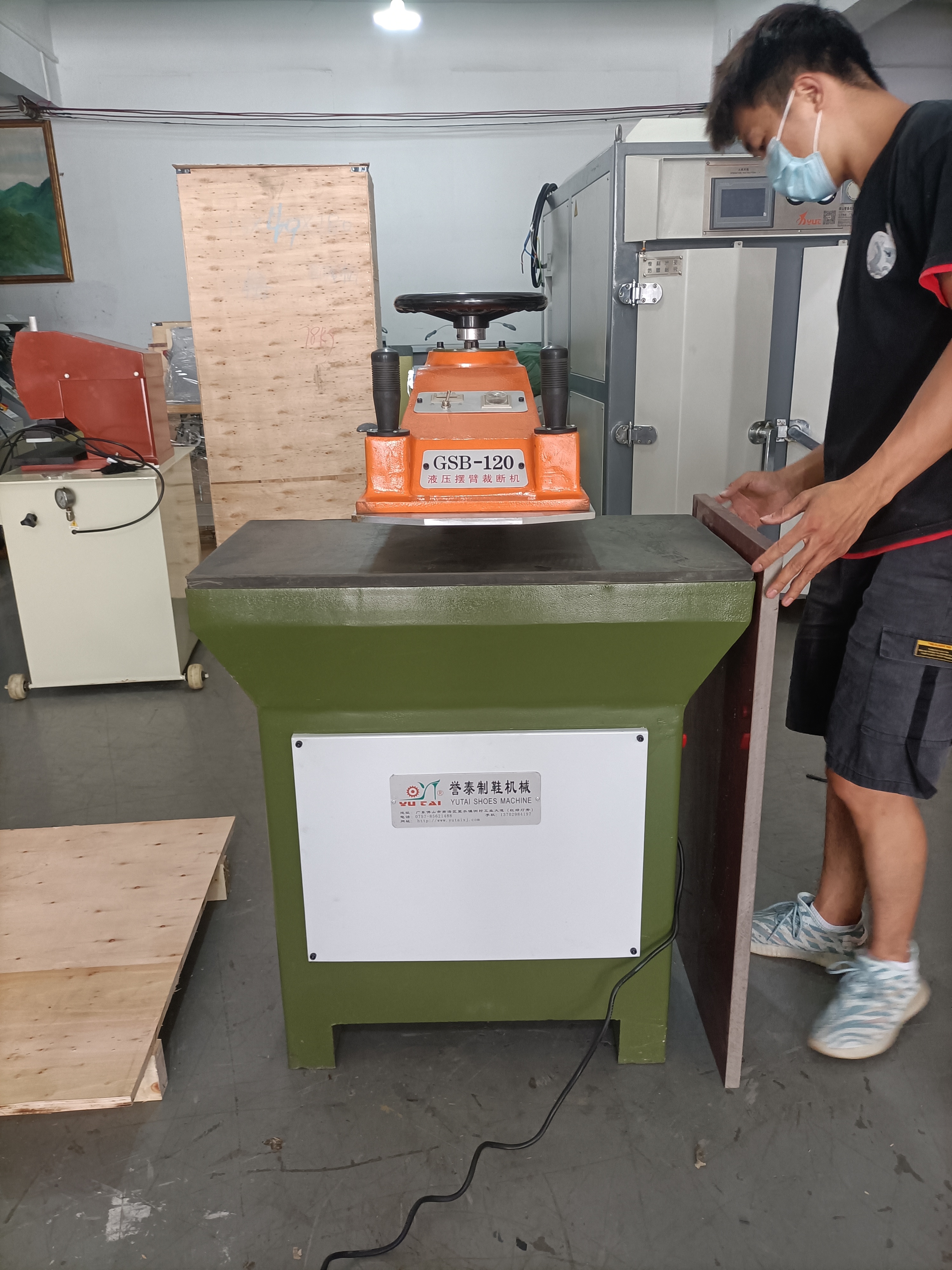 12T Artificial Leather Die Press Machine High Accuracy With Materials And Components