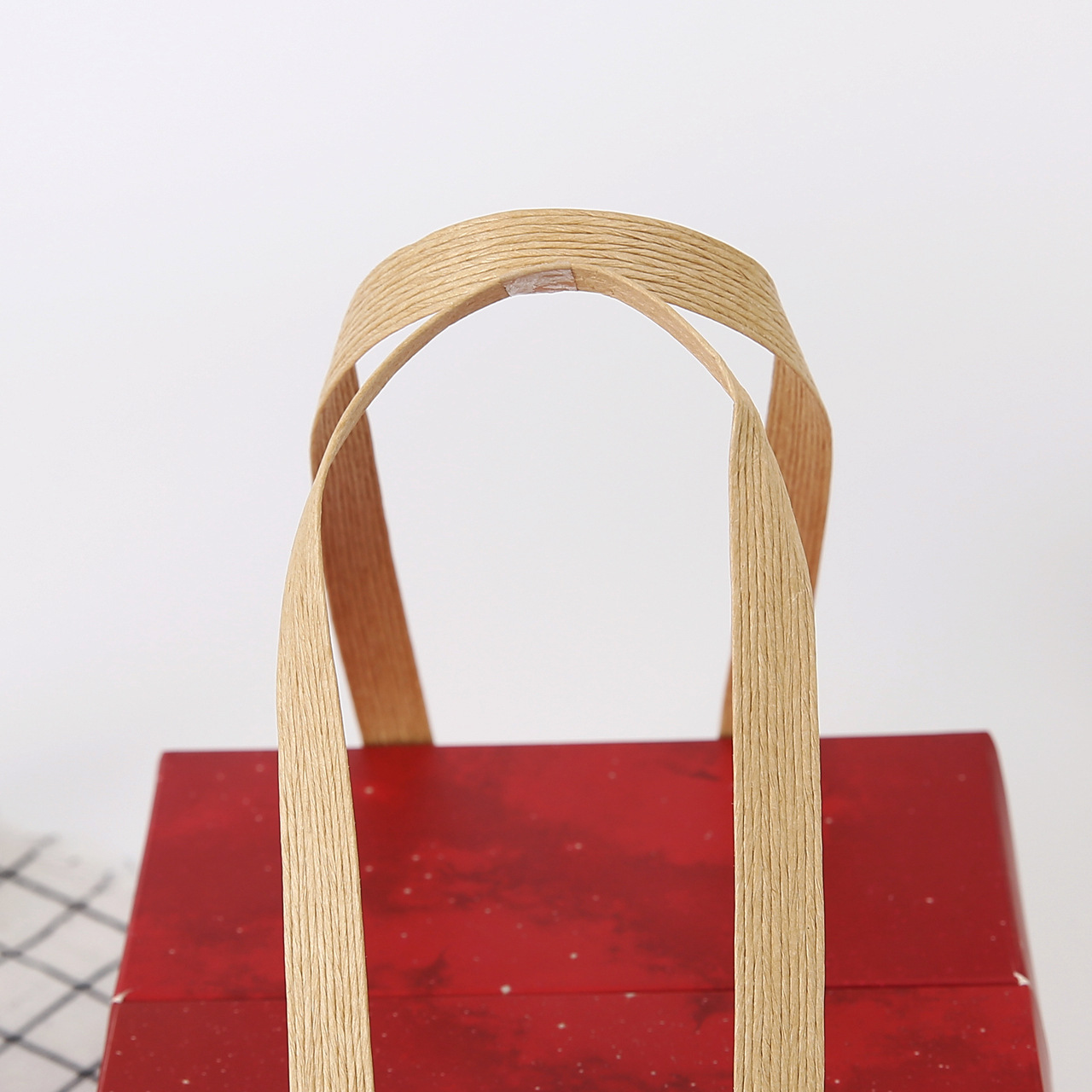 Recyclable Antiwear Paper Birthday Cake Packaging Box With Handles Multipurpose