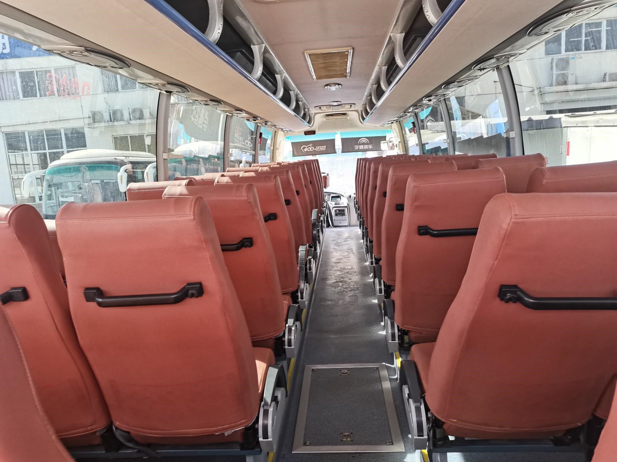 Second Hand Tourist Bus 47 Seats Passenger Airport Transfer Bus LHD Euro 3