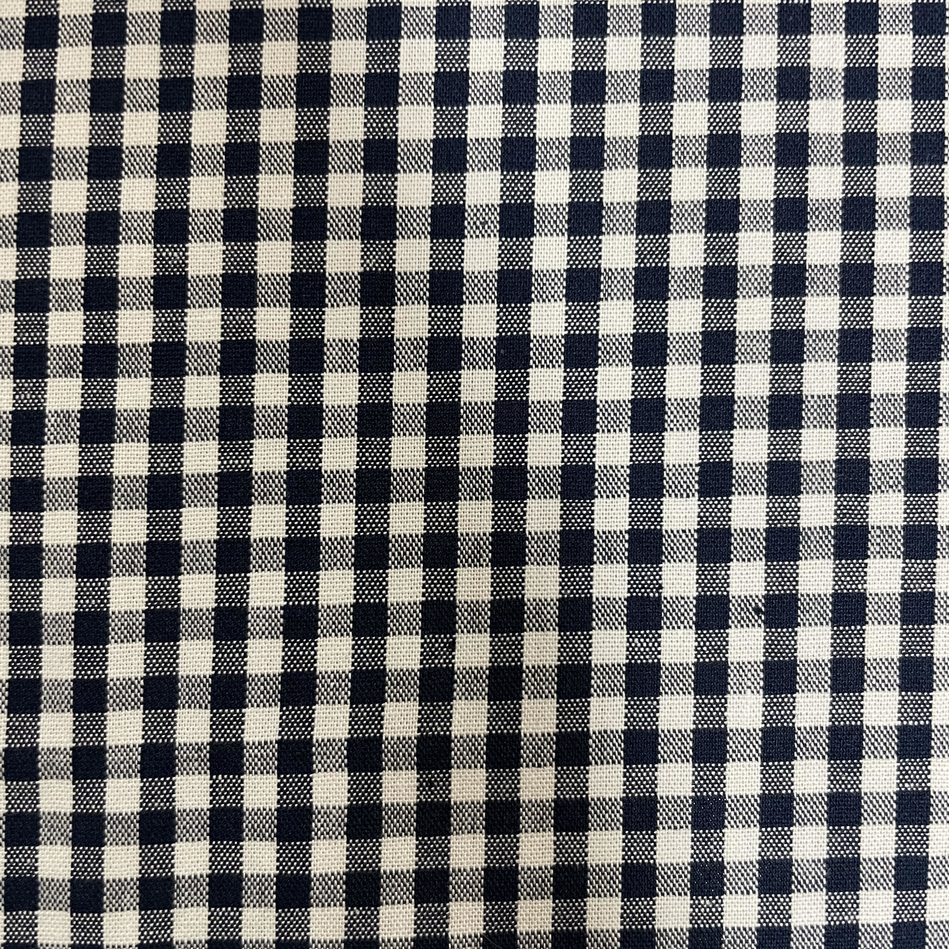 102GSM 100X70 40X40 Yarn Dyed Fabric 62/63" Width