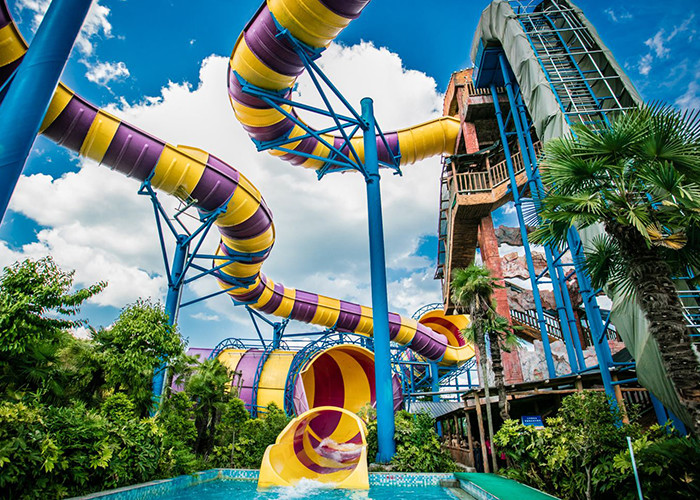 Huge Spiral Water Slide Playground / Adult Commercial Swimming Pool Slides