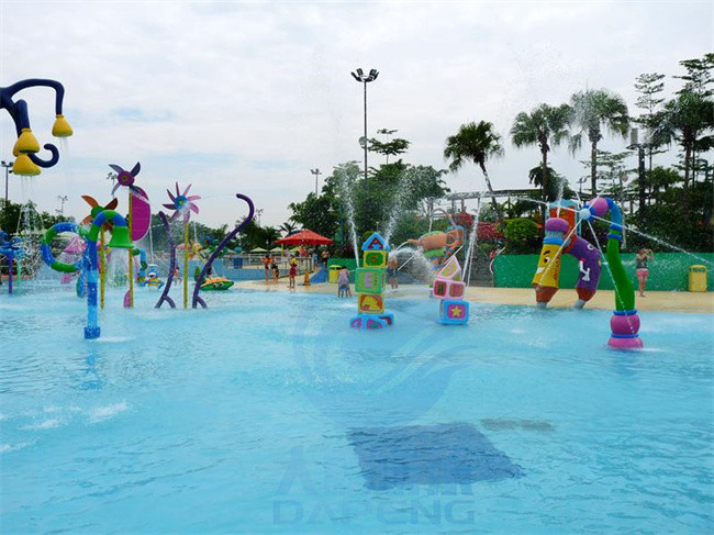 Glass Fiber Water Splash Pad Corrosion Resistant Block Building Spray Toys