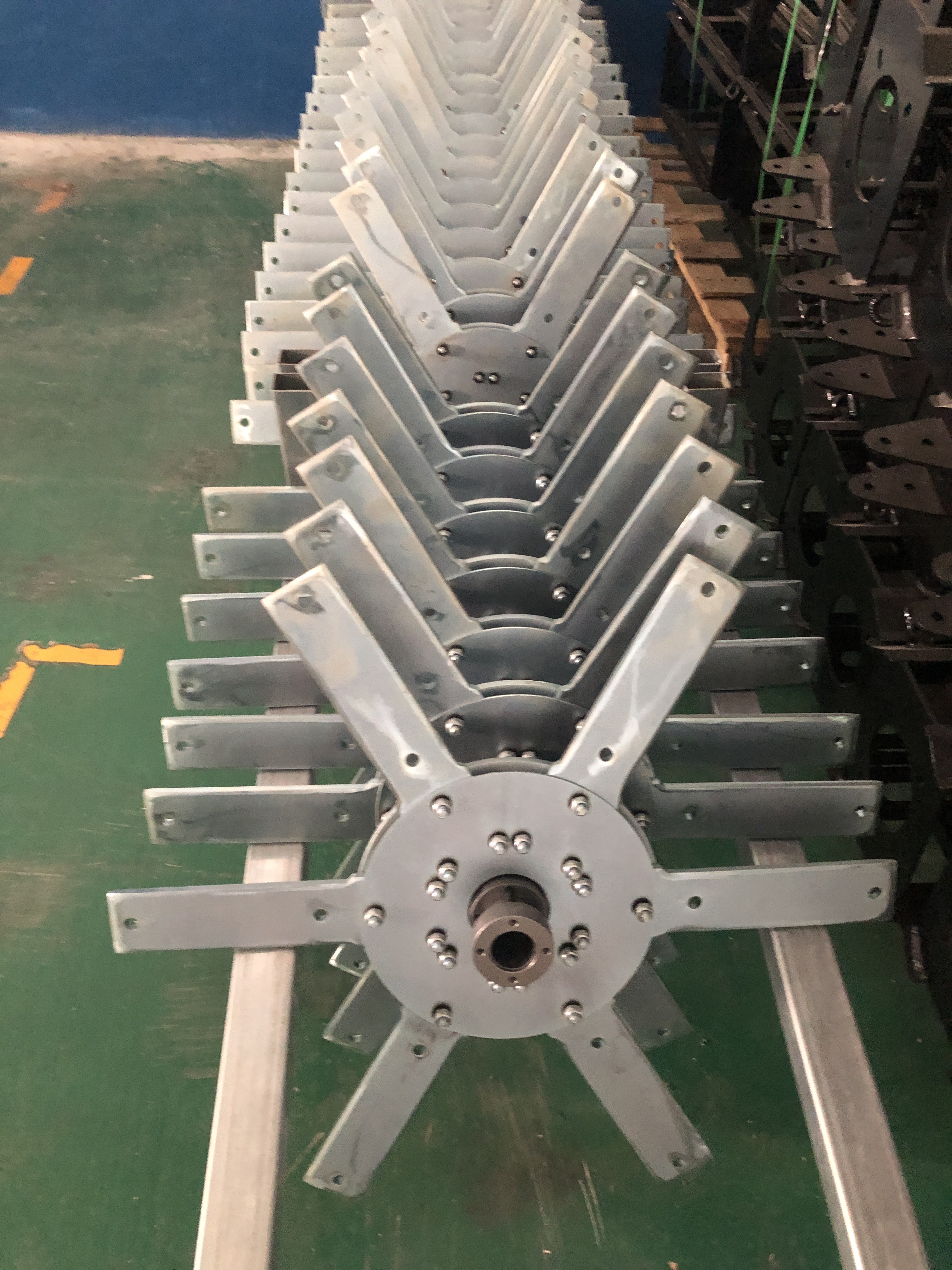Aluminum Alloy Blade Industrial Ceiling Fan 24ft 1.5kw Big Ceiling HVLS Fans