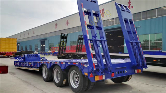 Three Axles 80000 Kilograms Low Bed Semi Trailer Mechanical / Air Suspension