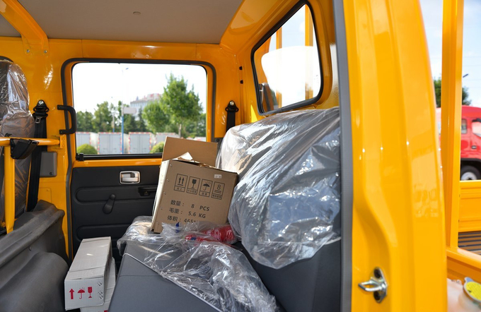 Used Mini Cargo Truck Double Cab 2+3 Seaters 100km/H Speed JAC Flat Box Lorry Truck