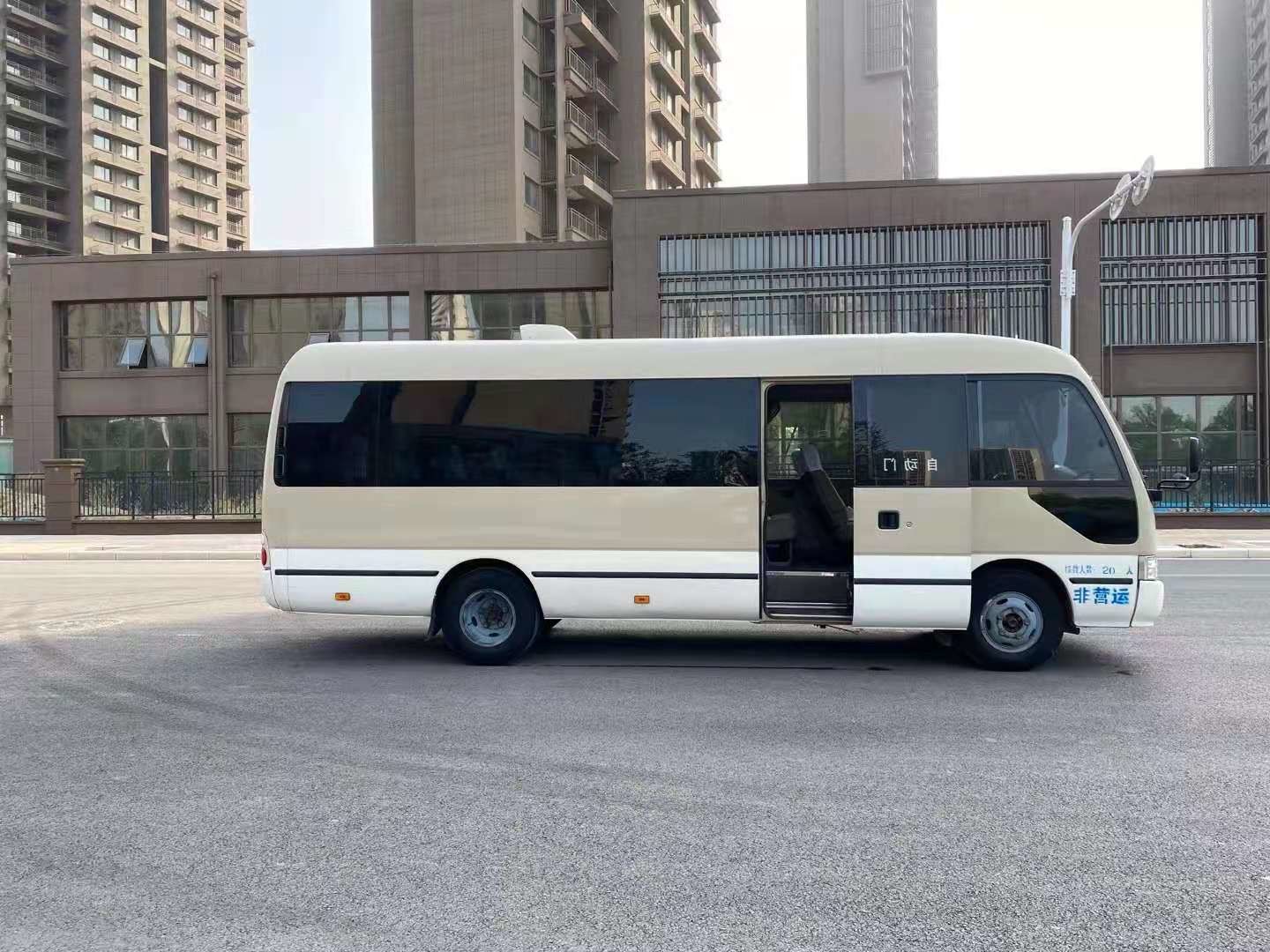 Used Coaster Bus 2TR Engine 20 Seats Mini Bus Toyota Coaster Left Hand Drive Fully Automatic Door