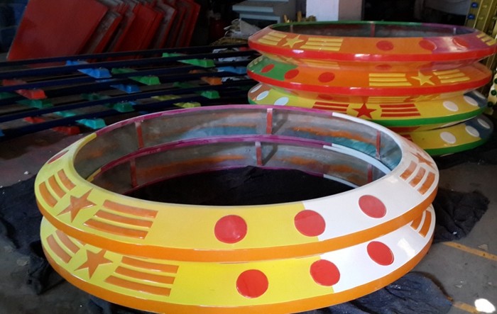 Multi Color UFO Cycle Monorail Ride , Track Car Model Roller Coaster Attractions