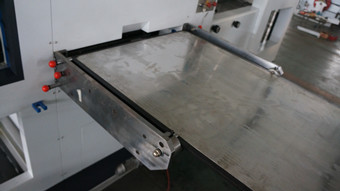 Hot Embossing And Die Cutting Machine Creasing 1070X770mm Cardboard Papers