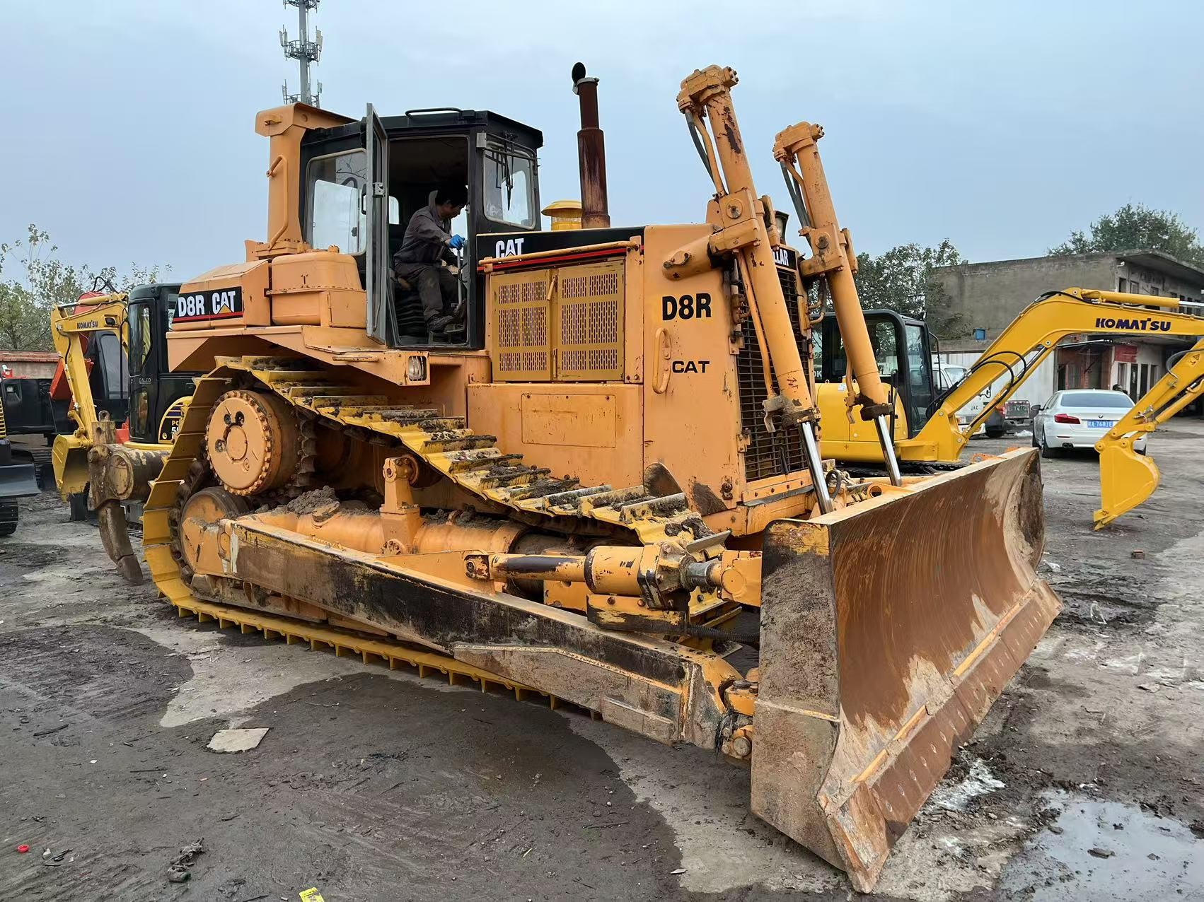 37771kg Original Brand Used Caterpillar Cat D8r 8.7 M3 Capacity Bulldozer For Project
