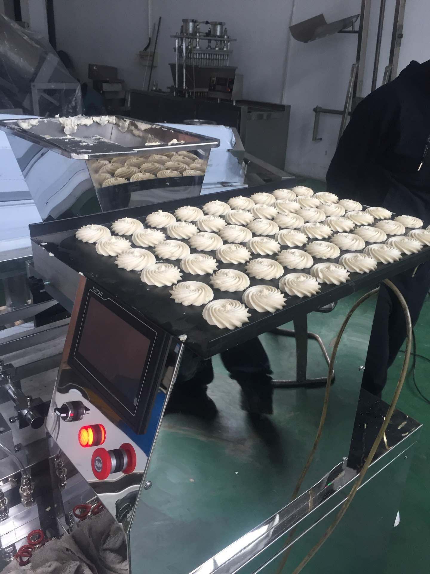 YX-400 Deliciouse Pastry Jenny Cookie Forming Machine , Biscuit Forming Small / Mini Cookie Machine
