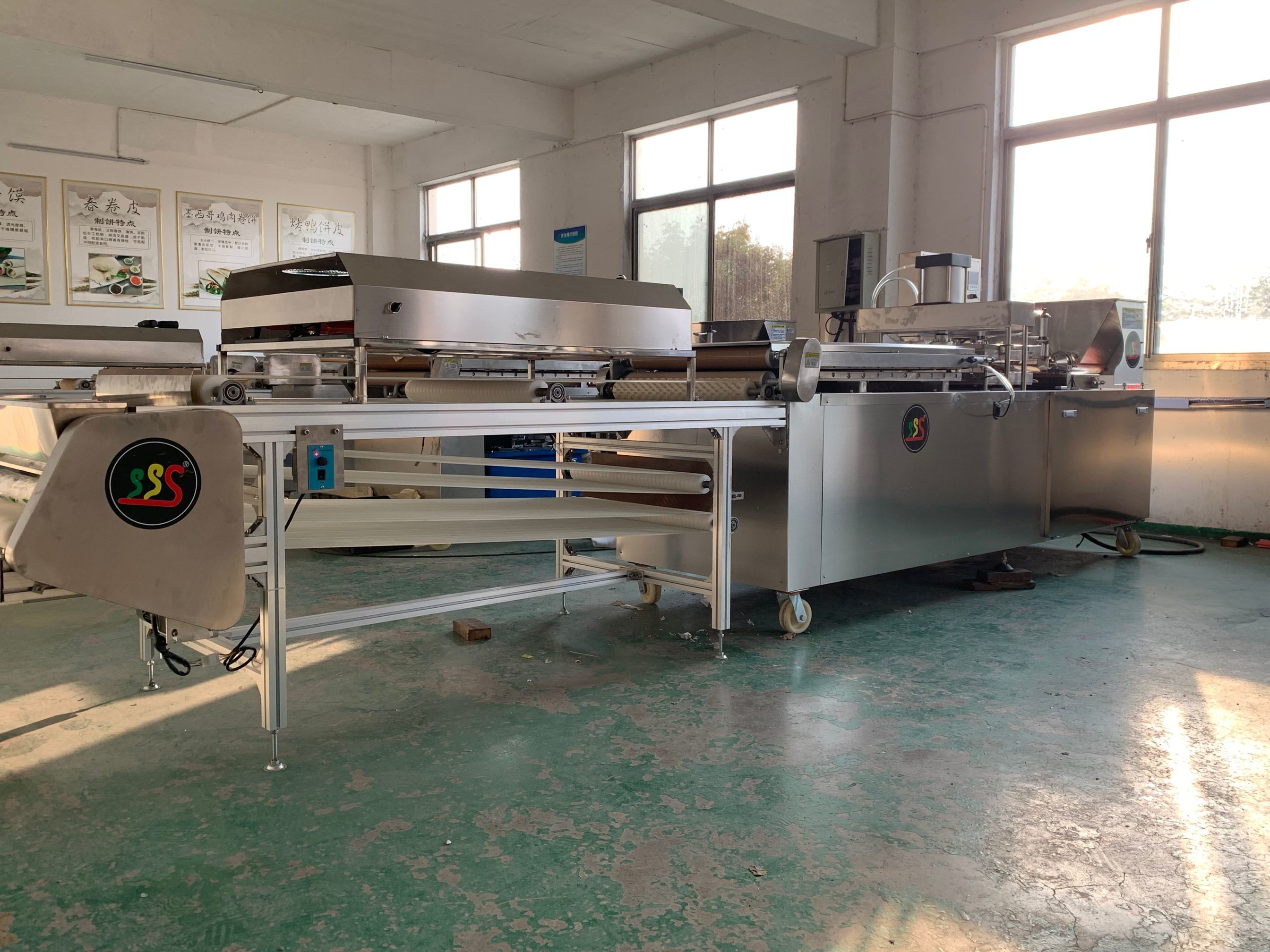 2KW PLC Controlled Tortilla Making Machine With 0-300℃ Temperature Control Range