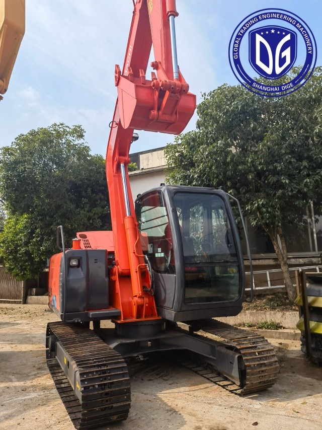 ZX70 Used Hitachi 7 Ton Excavator Powerful With Adaptive Power Modes
