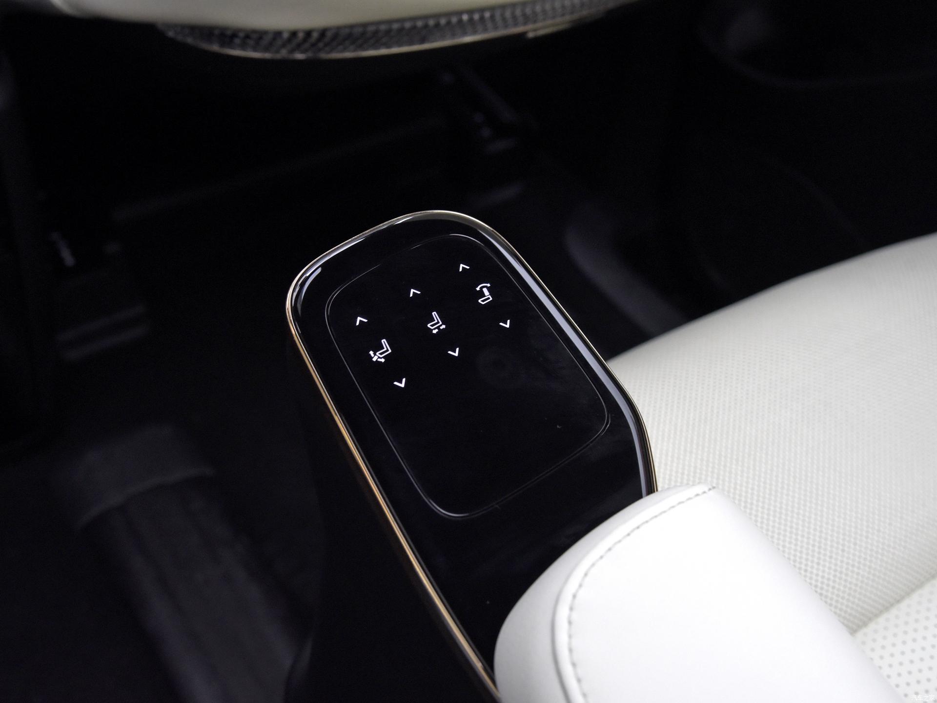 Car Entertainment System Equipped Trumpchi M8 6 7 Seats Gasoline Petrol Hybrid Mpv Car 2.0T Displacement