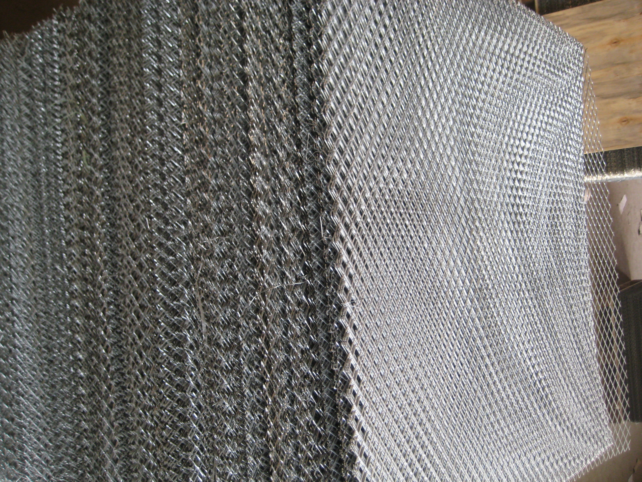 Polishing Hexagonal Expanded Metal Security Mesh 0.5mm 1mm Thick For Gutter Guard
