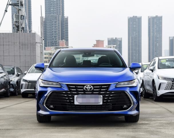 Toyota AVALON 2022 Dual Engine 2.5L XLE Version Hybrid New Car