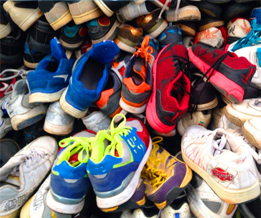 clothes . used clothing . used shoes stock shoes and used shoes . give in discount than