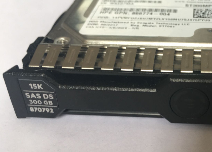 870753-B21 HP Hard Disk 300GB SAS 12G 15K 2.5'' Size