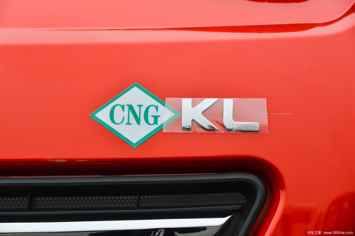 8X4 Dongfeng Heavy Truck 1-10T CNG Truck With Diesel Fuel And Automatic Transmission