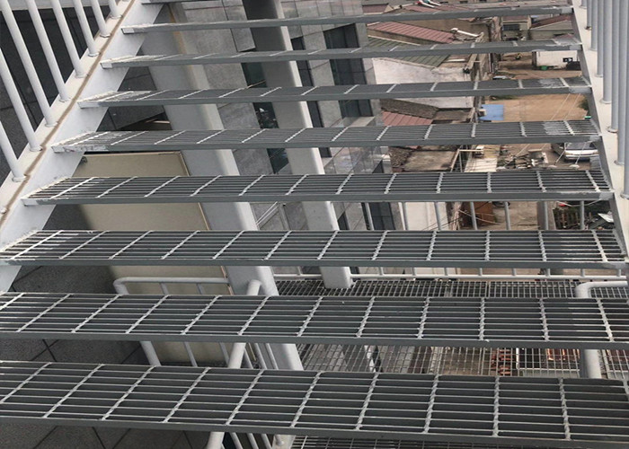 Workplace Sawtooth Catwalk Steel Grating Non Slip Q235 Carbon Steel