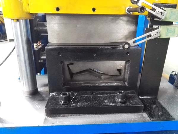 Drywall Use Metal Light Gauge Steel C Channel Stud Roll Forming Machine