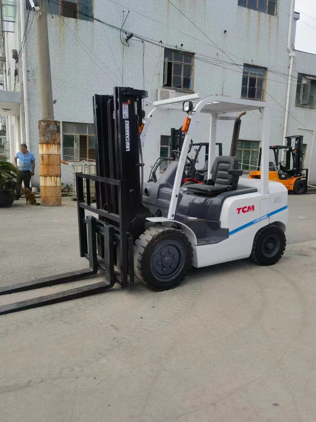 Used diesel forklift with a 3-ton load capacity TCM internal combustion forklift