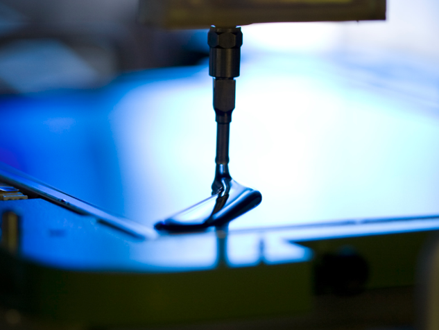 Advanced UV Dispensing Machine for LCD Panel SMT Assembly and Video Outgoing-Inspection