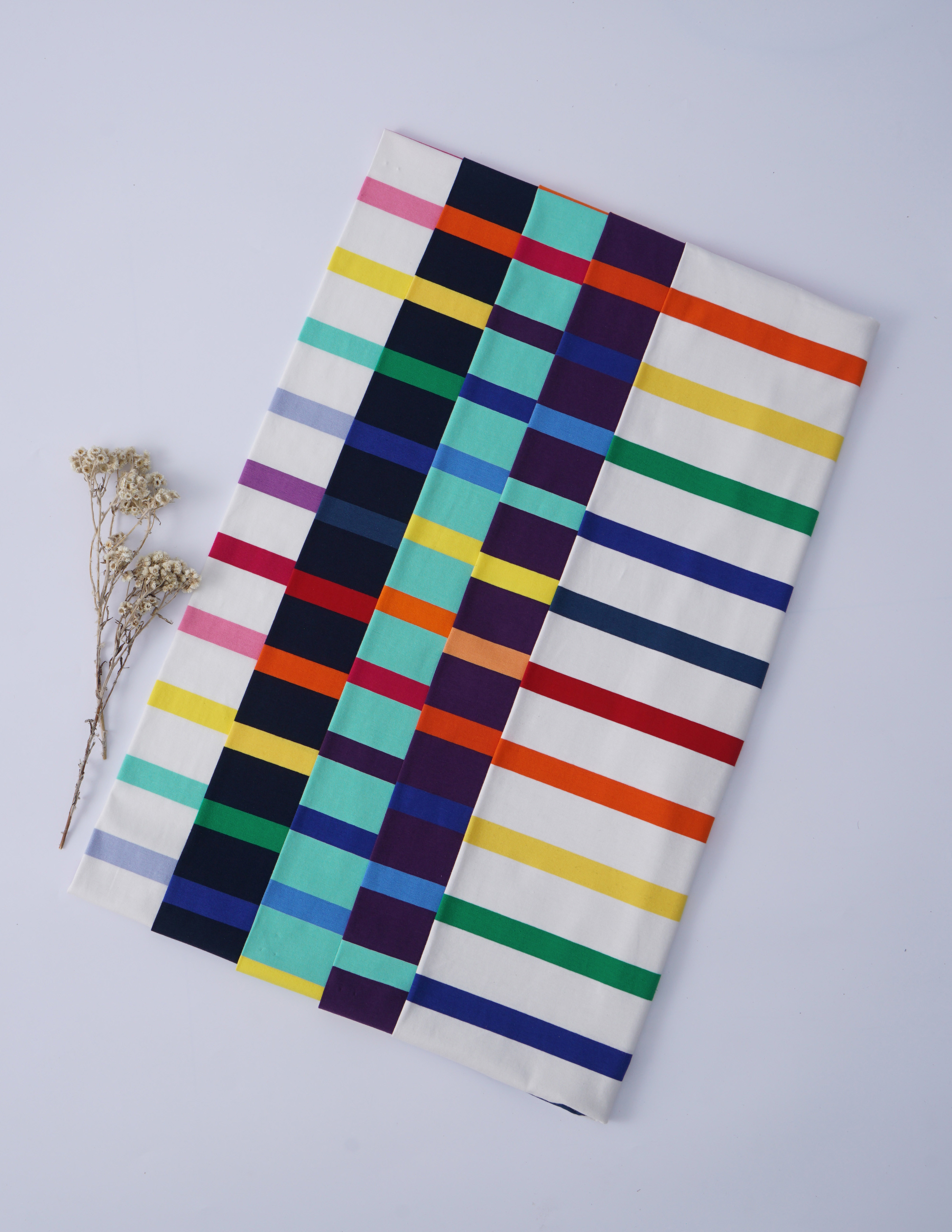 Easy To Care Wear-Resistant And Breathable Classic Striped Material Fabric For Casual Wear