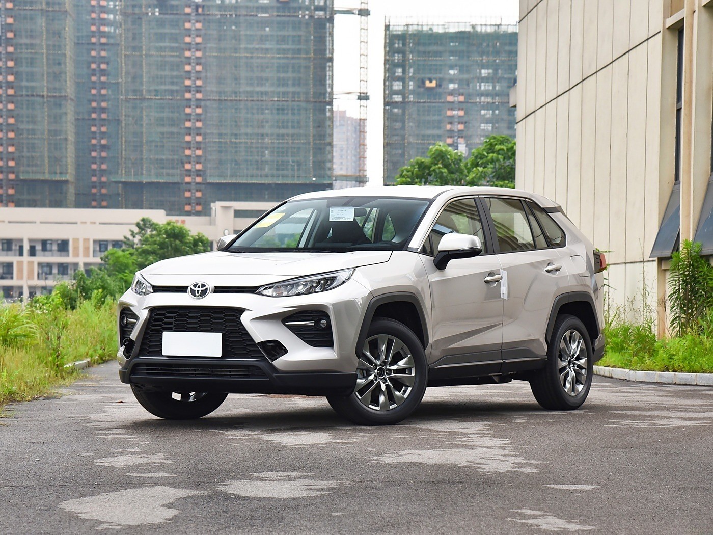 Vetlanda Small New Toyota Suv Vehicles Ev Made In China 320km & 401km 5 Doors 5 Seaters
