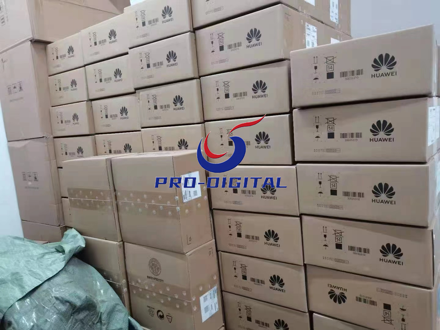 CloudEngine S1730S-S24P4S-A2 The Ultimate Solution for SMEs Internet Cafes