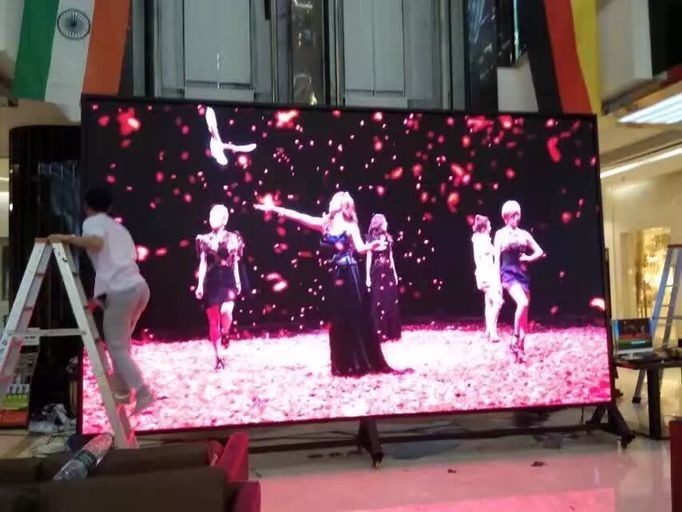 Indoor Small Pixel Pitch LED Display , P1.923 LED Video Screen TV Full Color