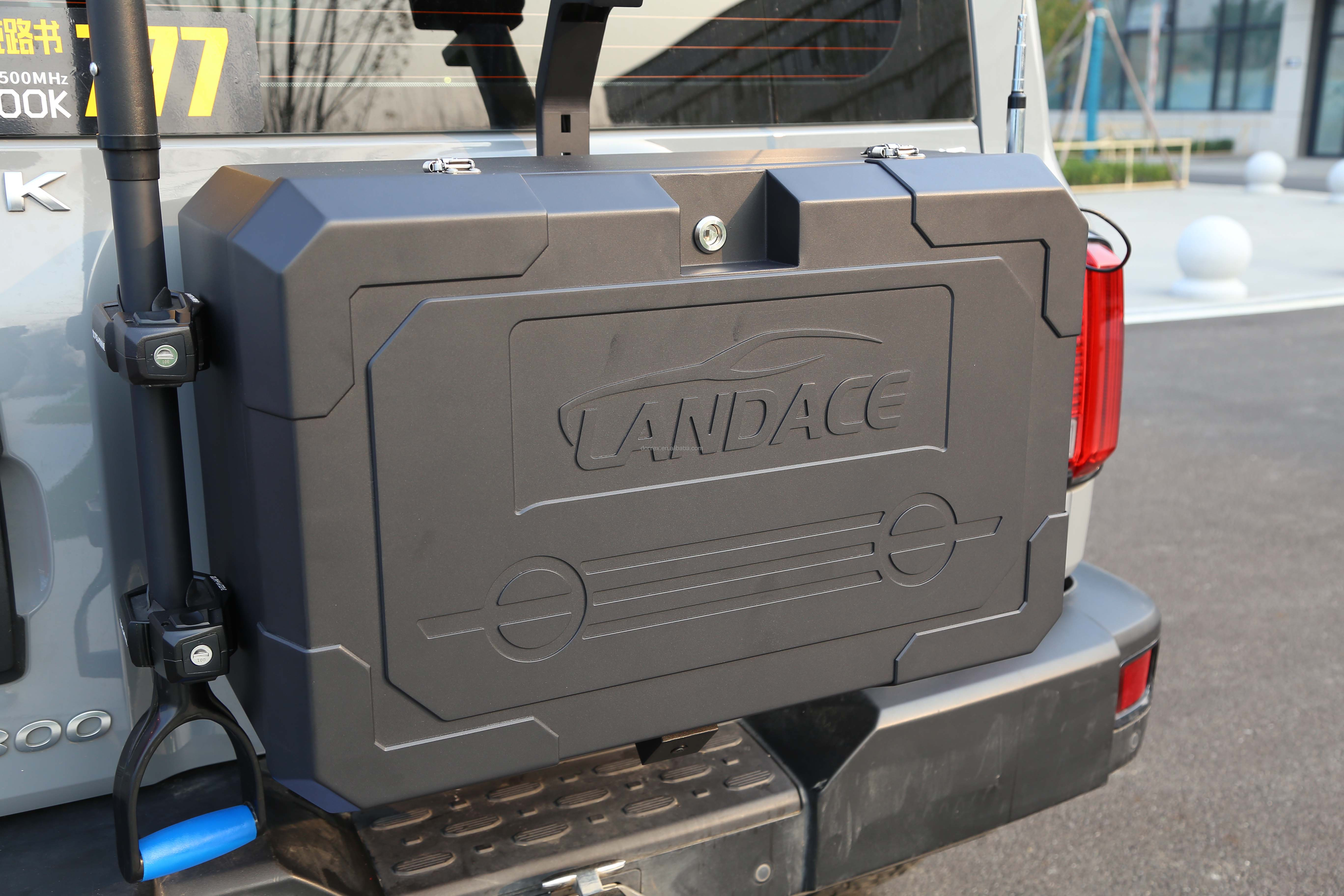 Electrophoresis and Powder Coating Tailgate Storage Tool Box for Offroad 4x4 Tank 300